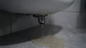 jak uszczelnić odpływ umywalki