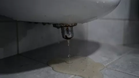 jak uszczelnić odpływ umywalki