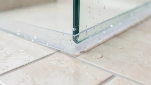 Listwa uszczelniająca do drzwi prysznicowych