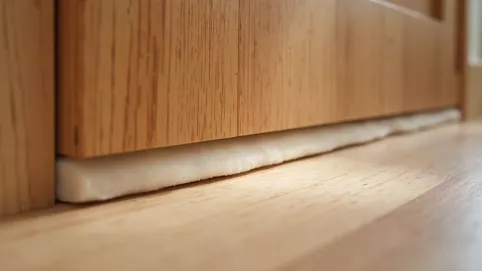 Uszczelka piankowa pod drzwi